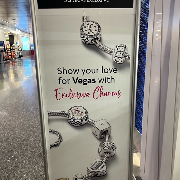 Las Vegas Pandora Charm - Picture 5 of 6